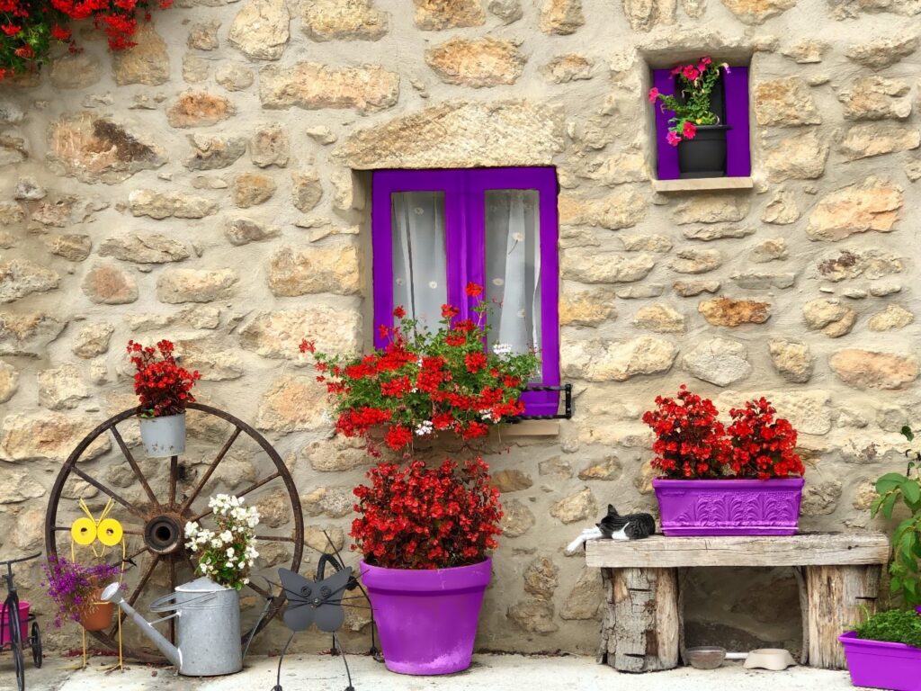 Image of wall with flowers